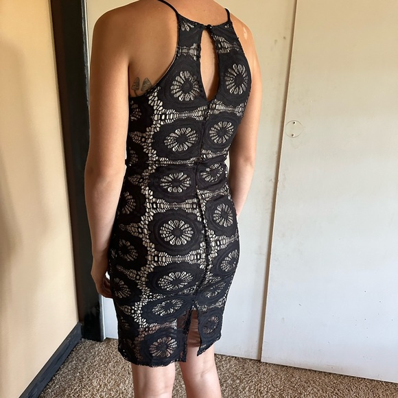 Halter top body con lace mid dress black - Picture 4 of 7